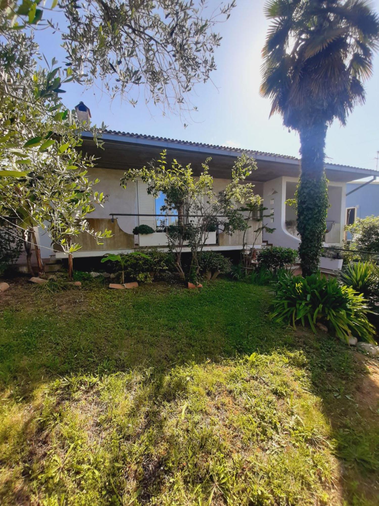 Villa In Collina Vista Mare Roseto Degli Abruzzi Exterior foto